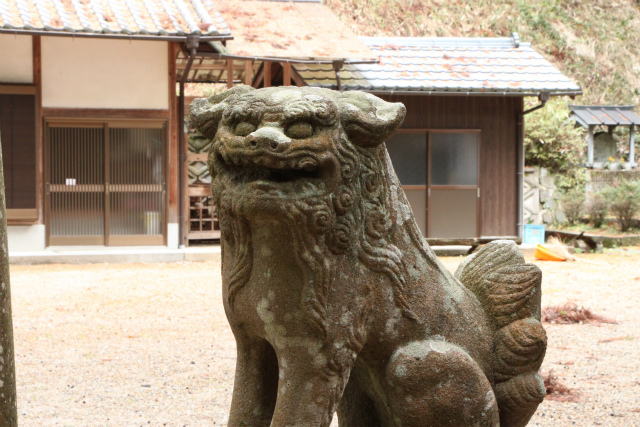 佐吉風狛犬　皇太神社・奈良・宇陀市菟田野