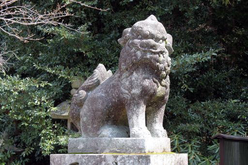 大阪・建水分神社・巨大狛犬